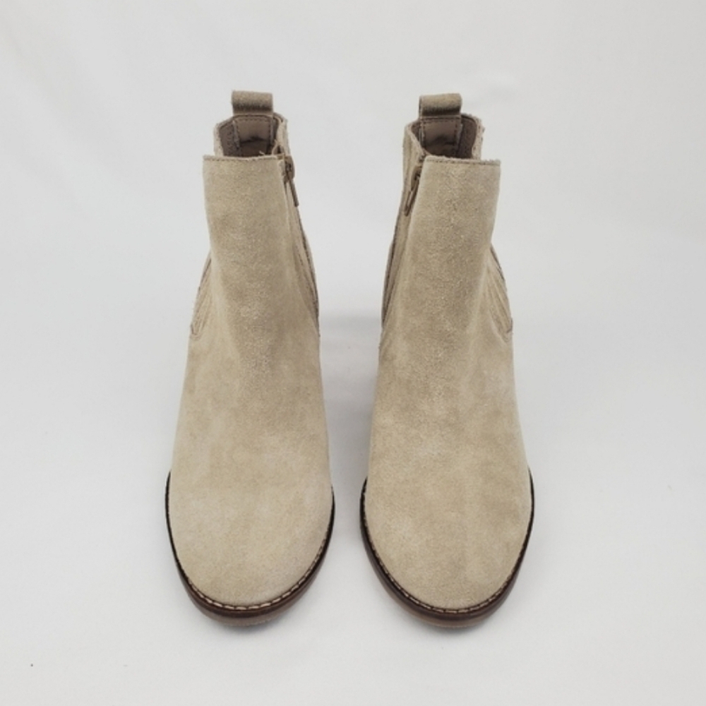 Crown Vintage Cindy taupe grey suede leather chunky heel bootie size 7M - Picture 3 of 9